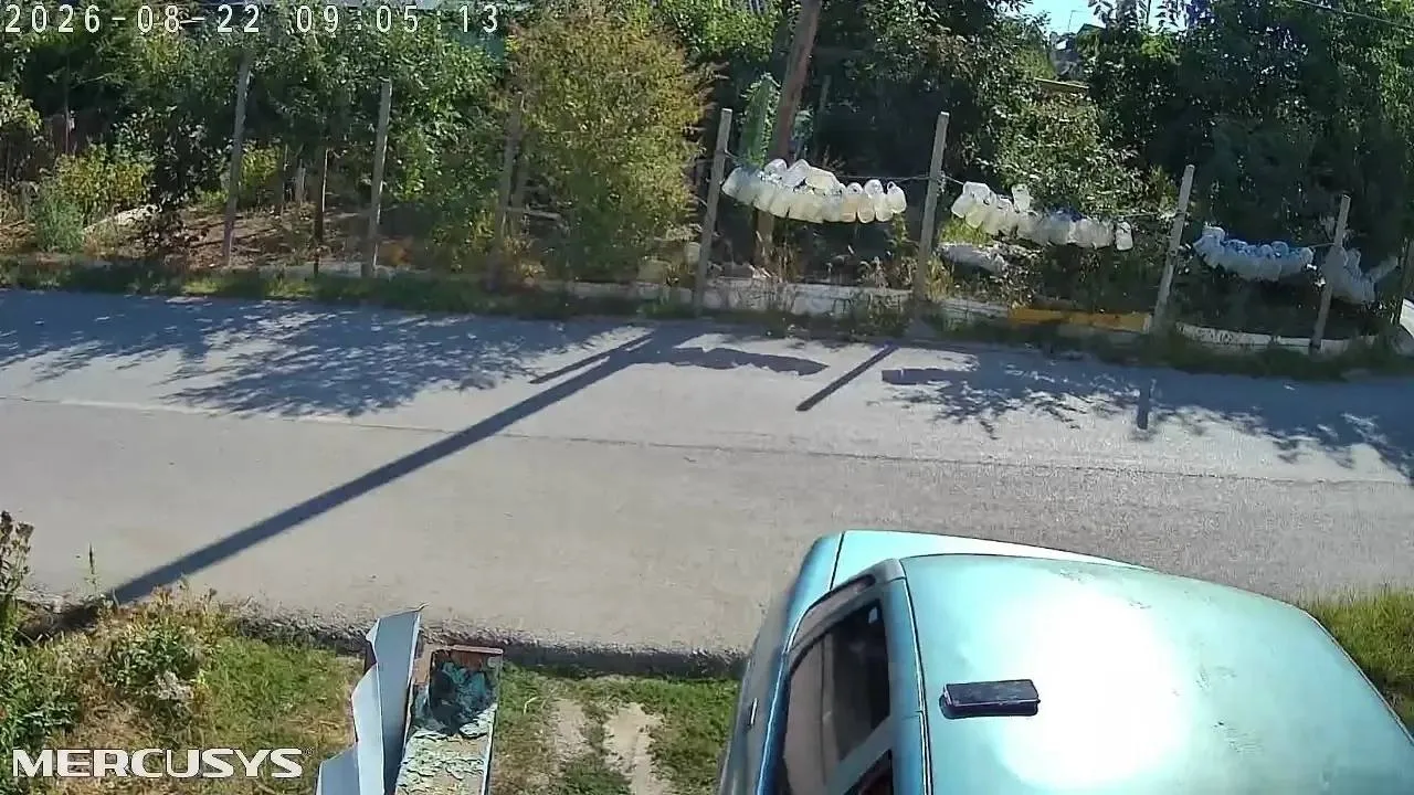 Забыл телефон на крыши Редми Ноте 12 лайт в чехле на аватарке был я с женой на главном ...
