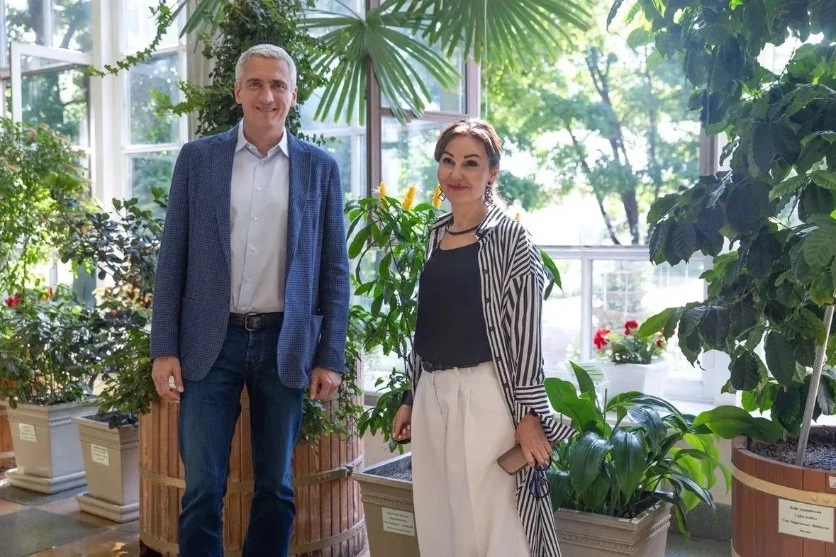🌿 Там, где оживает история…
Старинные оранжереи «Царицыно» — это не просто здания. Это живая память