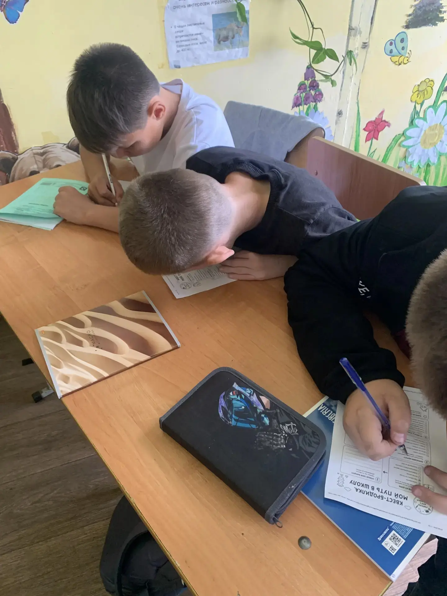 В рамках месячника безопасности в 5-6 классах, проведена квест -игра по безопасному пов...