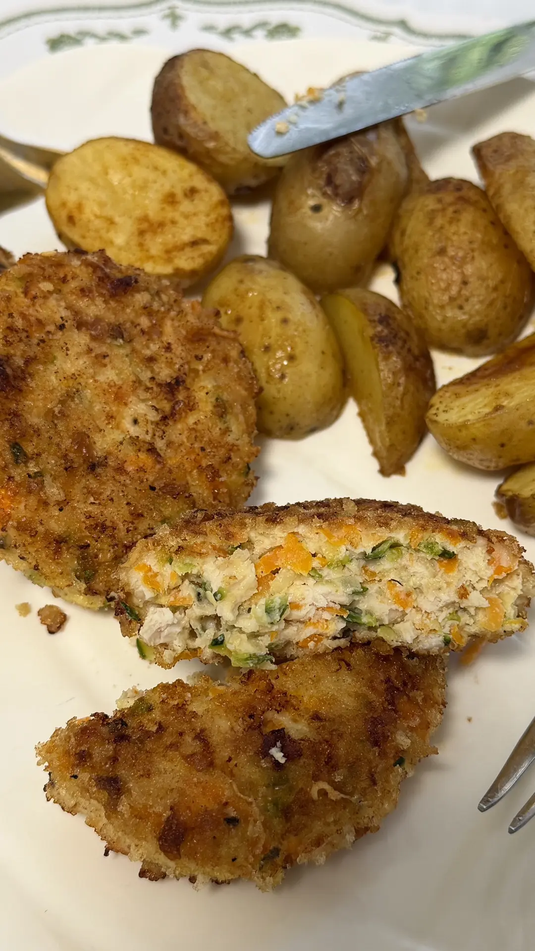Рубленые котлеты из курицы с цукини