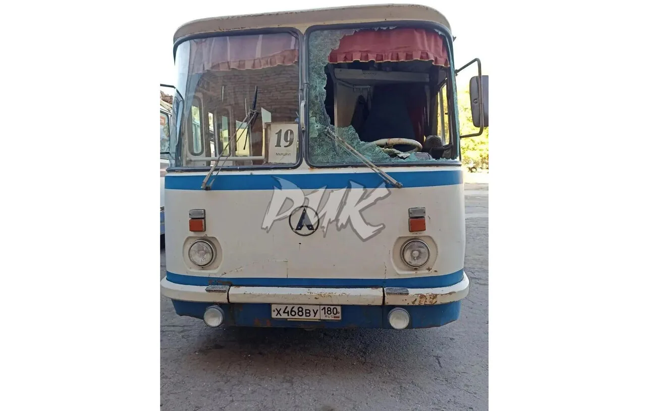 В Горловке в результате атаки БПЛА повреждены два маршрутных автобуса