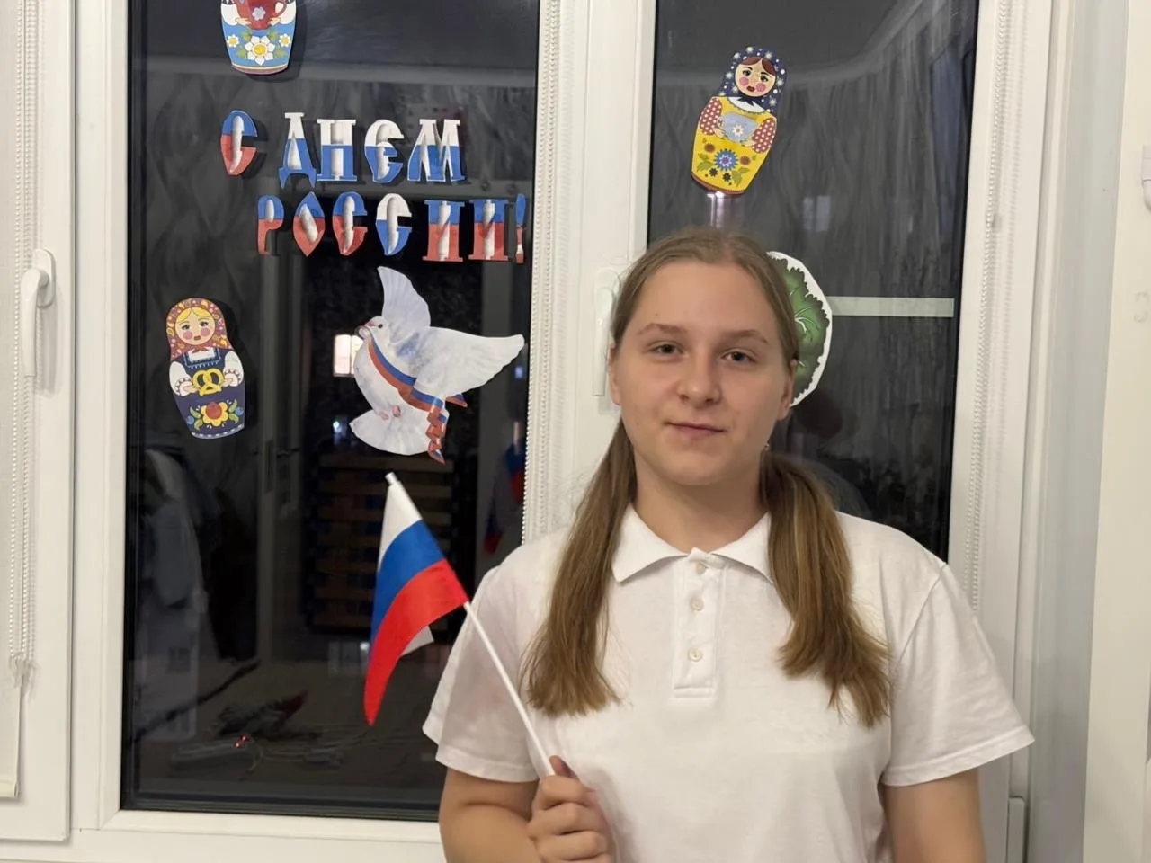 🇷🇺 Всероссийская акция «ОКНА РОССИИ» 🇷🇺 

🤍 Ученица 9 «Л» (лингвистического) класса, лидер патр