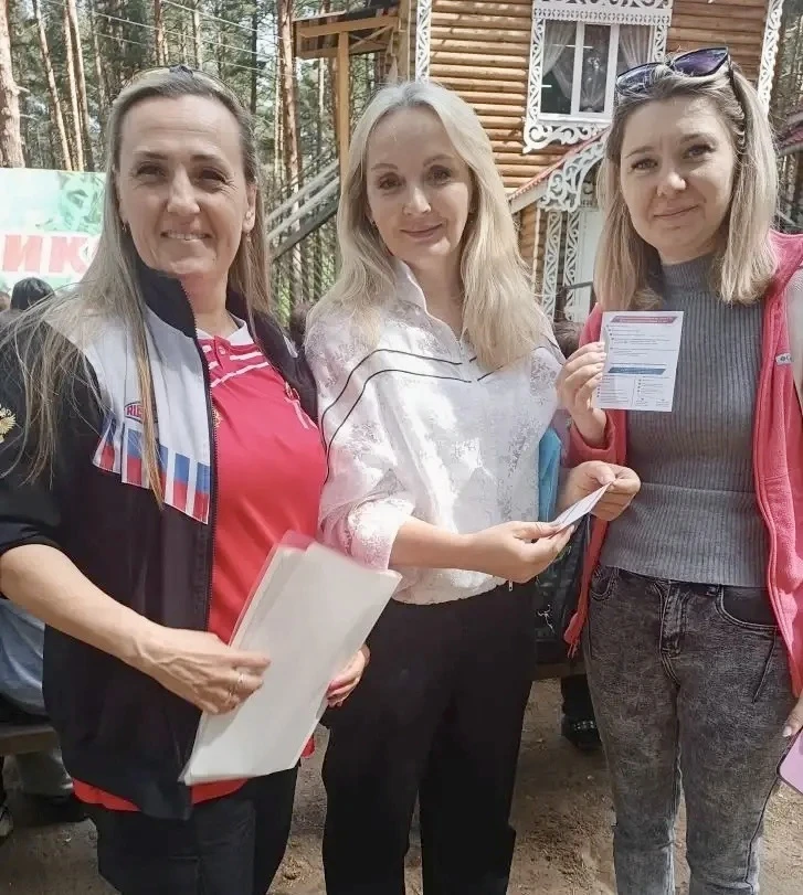 Инструктор по физической культуре СШОР«Волга» Елена Алексеева, продолжает привлекать жителей Заволжс