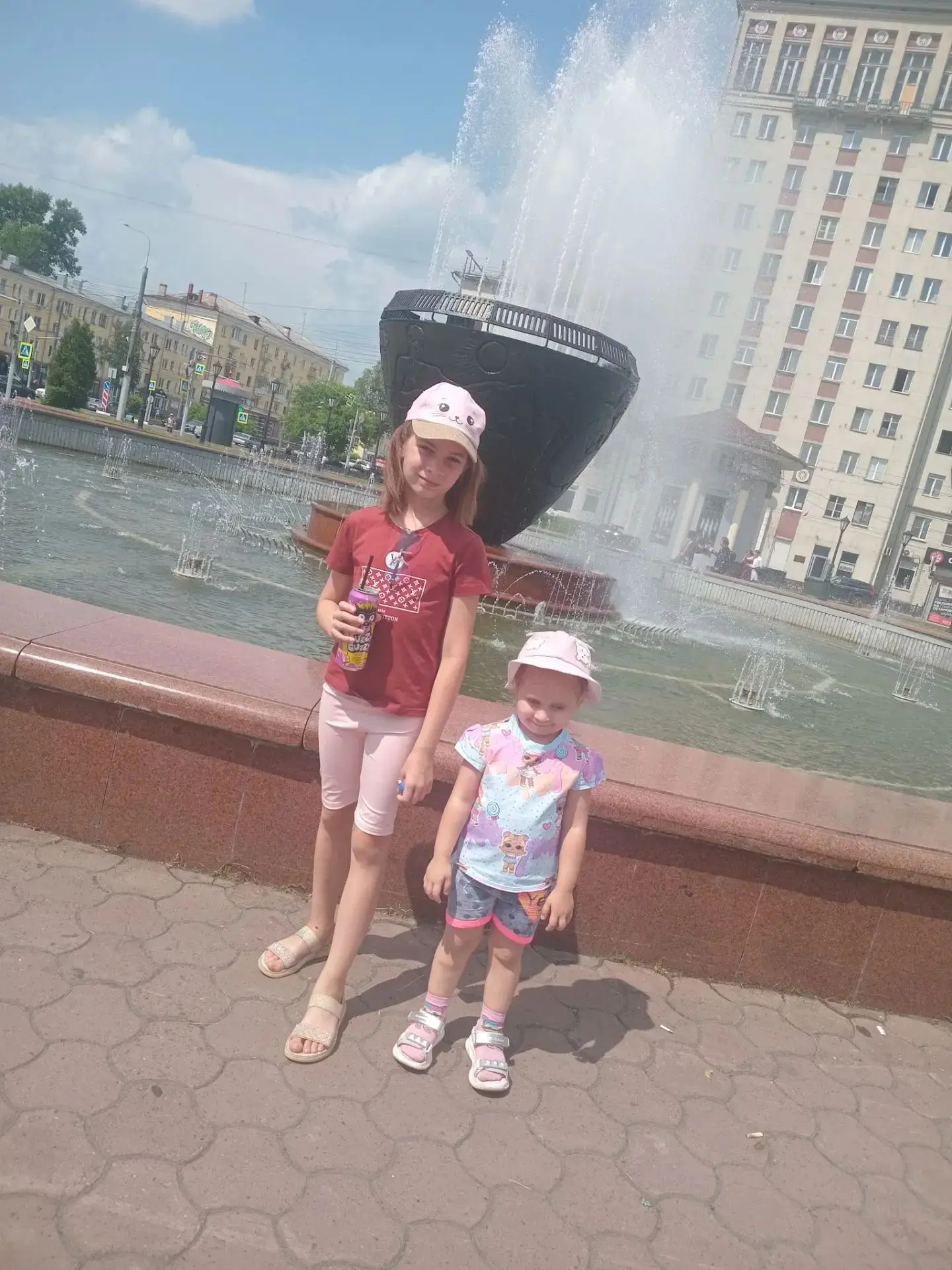 Летний отдых🌳

Павлова Ксения - прогулка по Новокузнецку 🌲☀️🏙️

#МБОУ_ООШ_23 #ЛетнийОтдых #Новоку