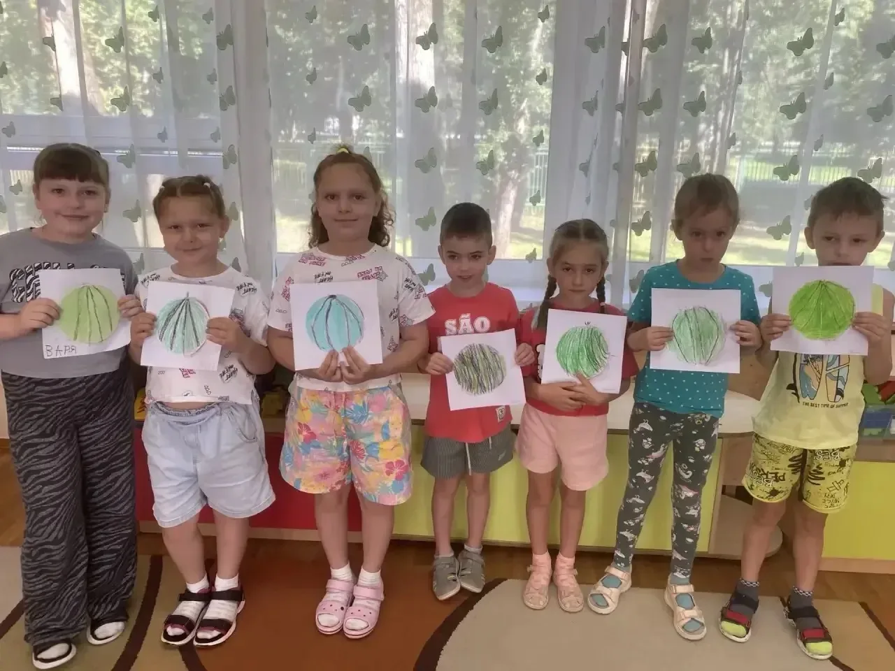 День арбуза! 🍉

Вчера, 3 августа, в нашем детском саду отмечали самый сочный, полосатый и сахарный 