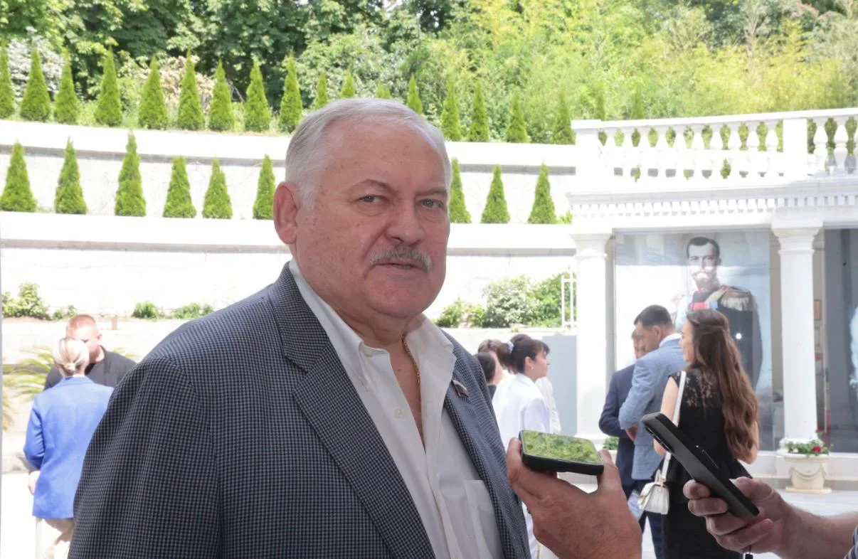 Продолжение
Президент только что на ПМЭФ напоминал, что у них осталось 15 или 16% территории Донецко