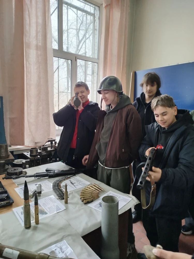 Апрель в нашей школе традиционно посвящен самому важному выбору — выбору будущей профессии. Учащиеся