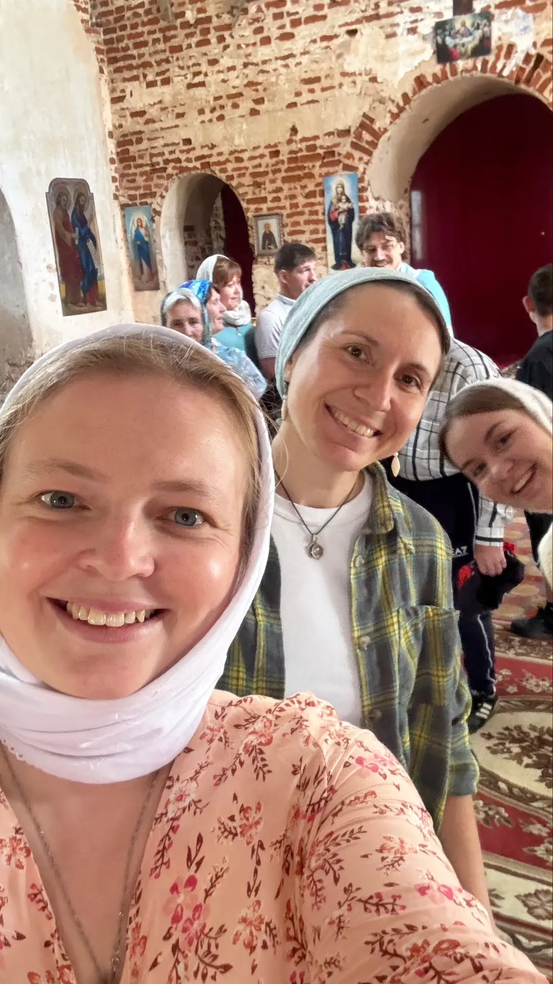 Единым сердцем❤️
Каждая служба в Хохлово- это чудо 🕊️🙏🏻

Сегодня мы снова служили в разрушенном х