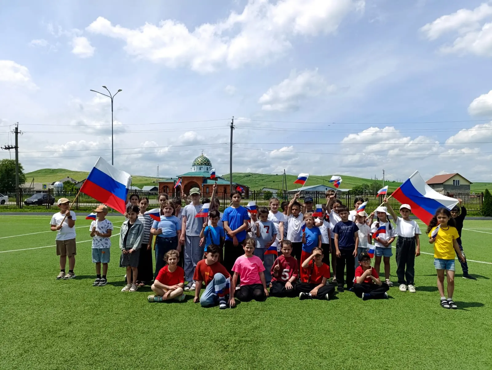 🇷🇺 С Днём России! 🇷🇺
Пришкольный лагерь «Радуга» 🌈 от всей души поздравляет вас с праздником!
�