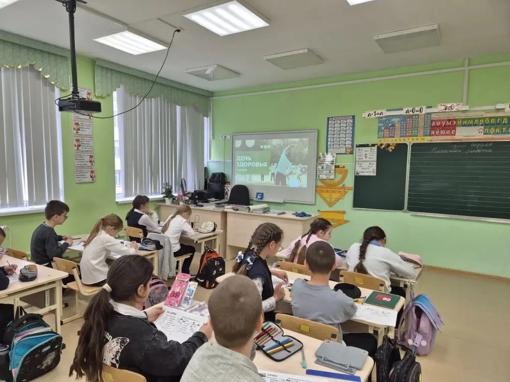 🍏 Здоровая школа — успешная школа!  7 апреля мы отметили День здоровья! Самые младшие ученики (1–4 к