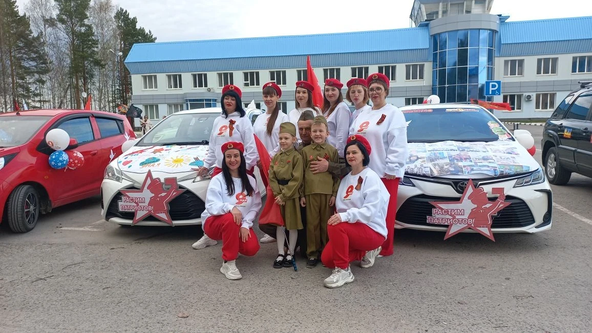 Во всех муниципалитетах Югры празднуют День Победы. На главных площадях проходят концерты, во дворах