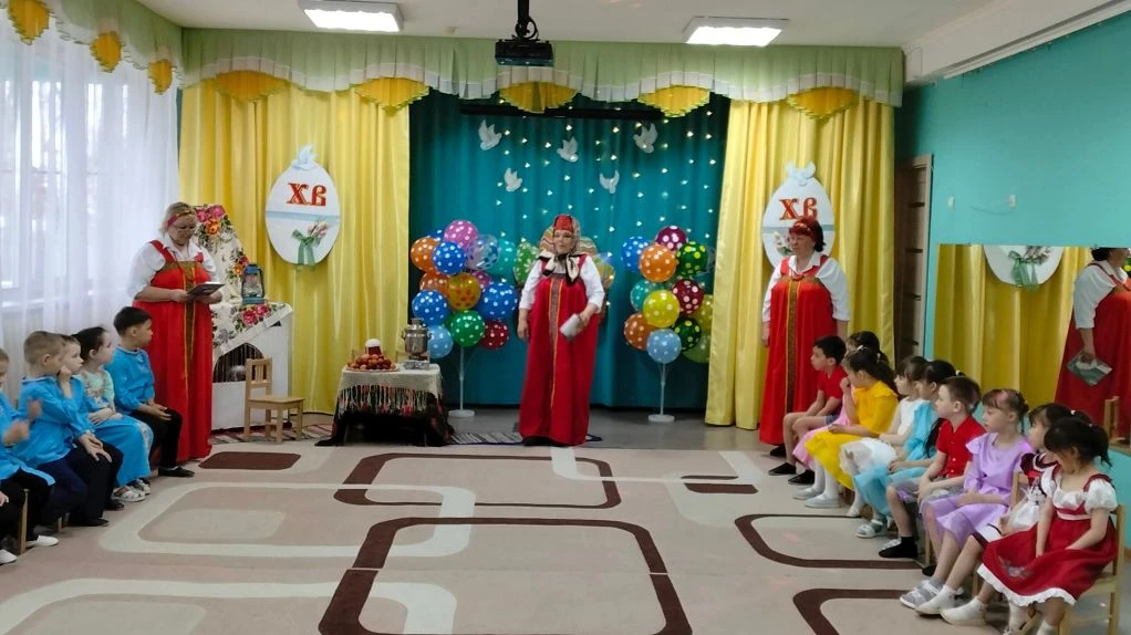 В нашем детском саду прошёл праздник, посвящённый Светлому Христову Воскресению — Пасхе. Этот день с