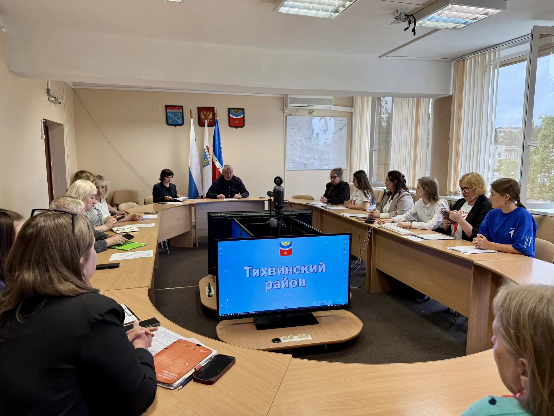 Друзья!

Сегодня встречался с молодежью Тихвинского района.

Сперва провёл заседание координационног
