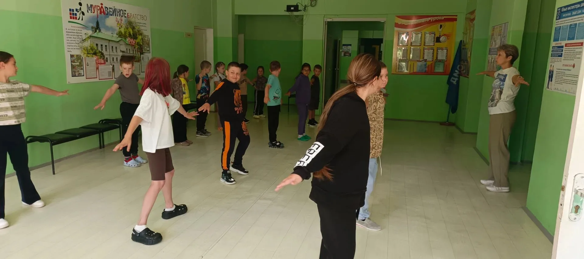 Пришкольный лагерь. День шестнадцатый.

Сегодня ребята состязались в командной викторине по основам 