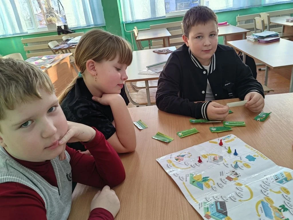 С 9 по 11 декабря в нашей школе проходила акция «Марафон финансовый культуры» 💳💷
В рамках марафона