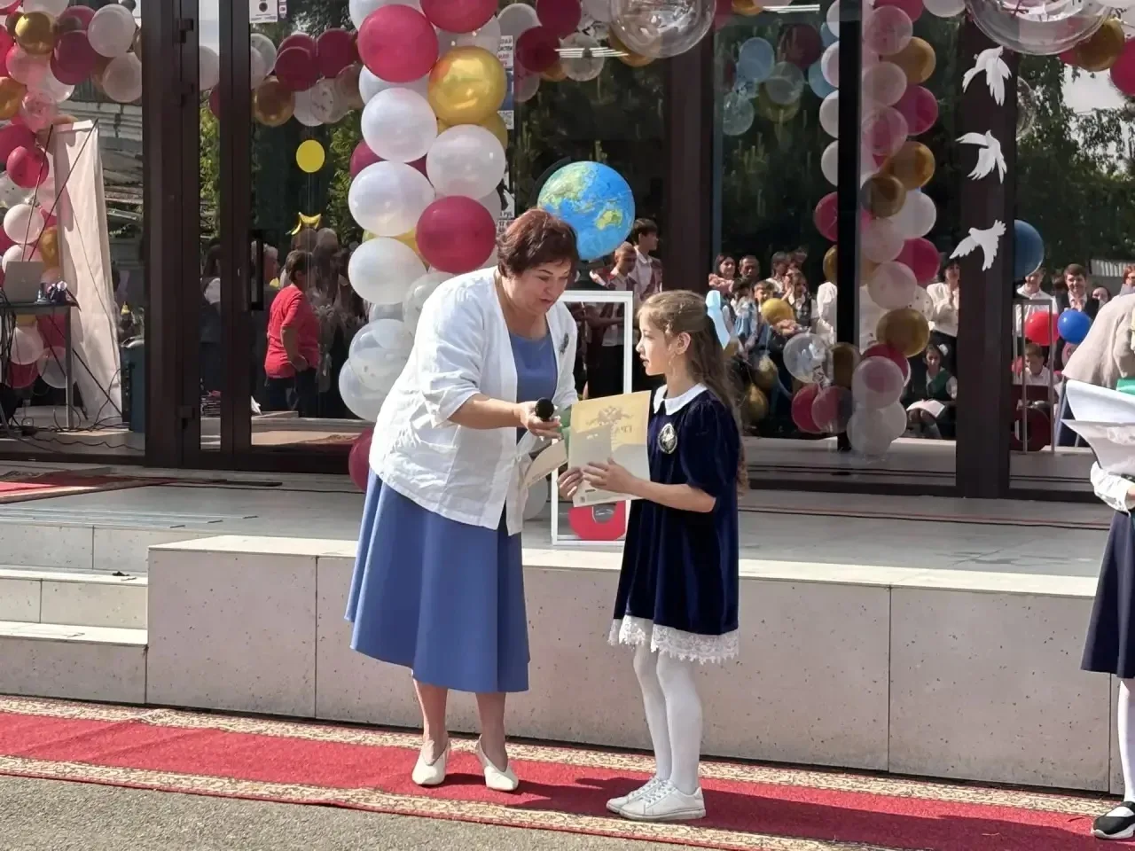 Вот и прозвучал последний школьный звонок... 🔔  За спиной остались годы открытий, побед, веселых пер