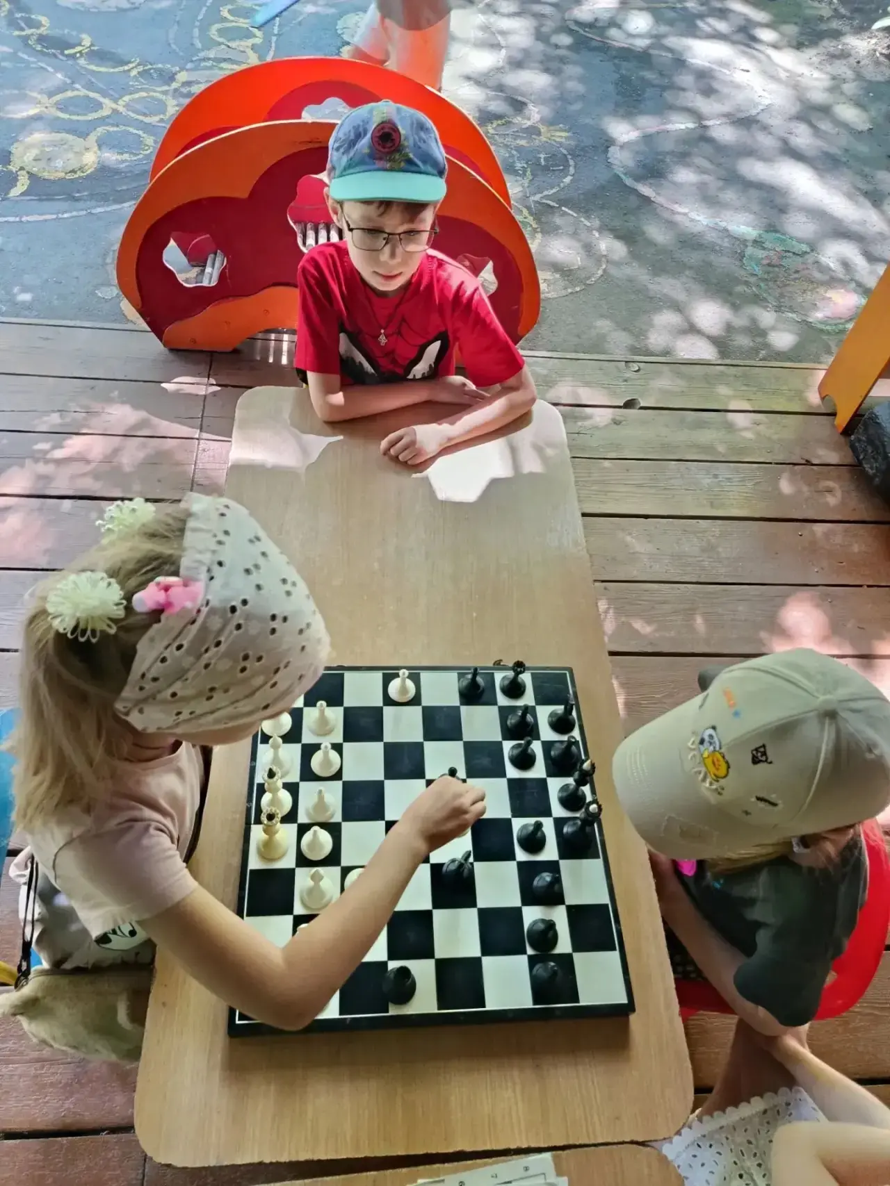 ♟️ Шашки vs Шахматы! Кто сильнее?
В группе «Ромашка» прошел настоящий интеллектуальный батл! 🧠💥 На
