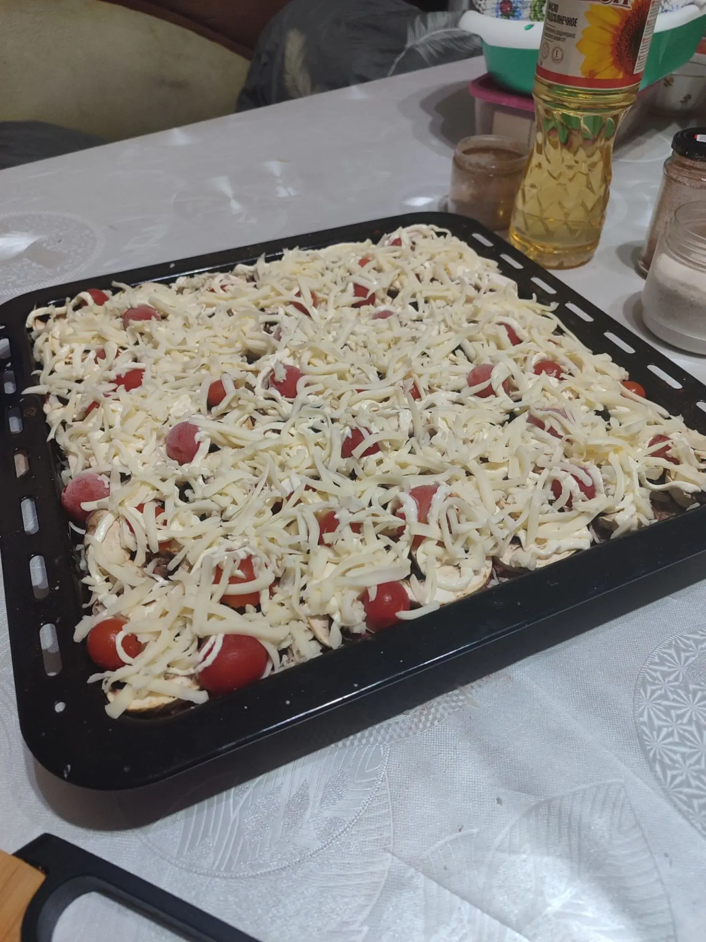 Запеканка,суп готовы😉 теперь идём с девочками порядок наводить на территории.
