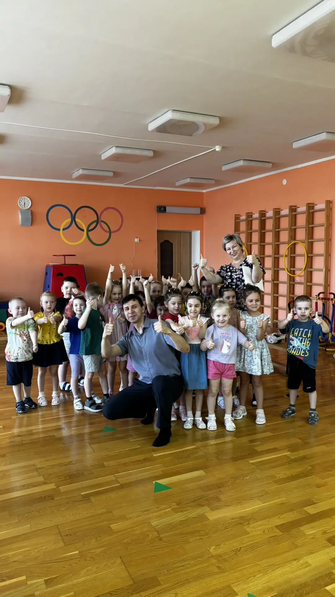 Сегодня воспитанники средней группы ⭐️«Звездочка»,старшие группы ☀️«Солнышко»и ⛵️«Алые ...