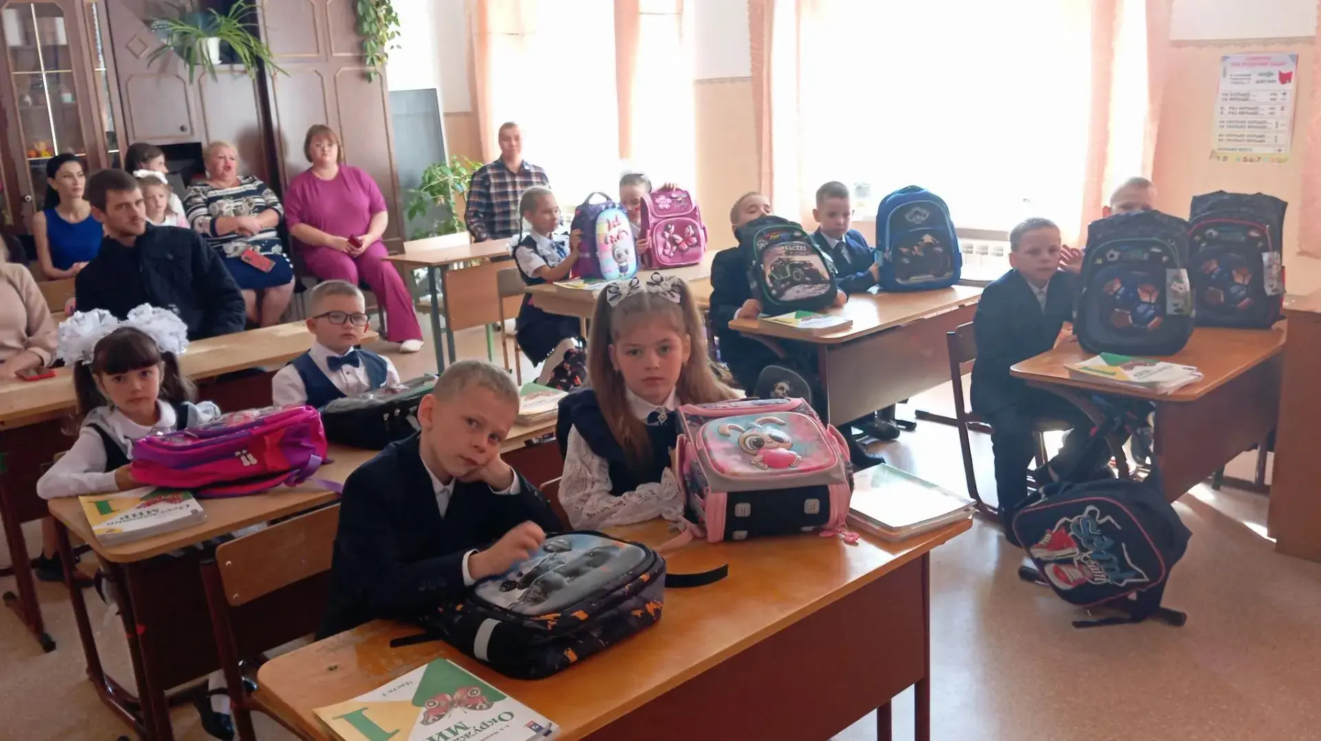 В нашей школе прошли первые в этом учебном году классные часы. Самым трогательным и вол...