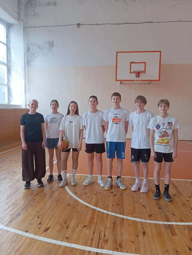 🏆 Итоги турнира по пионерболу 🏆    17 апреля семиклассники показали, на что способны в игре по пионе