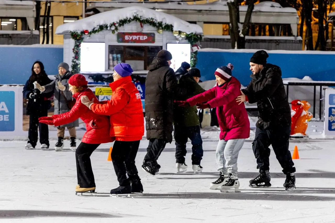 ⛸️Ждём вас на тренировках по катанию на коньках на нашей флагманской площадке в «Лужниках»!  Здесь, 