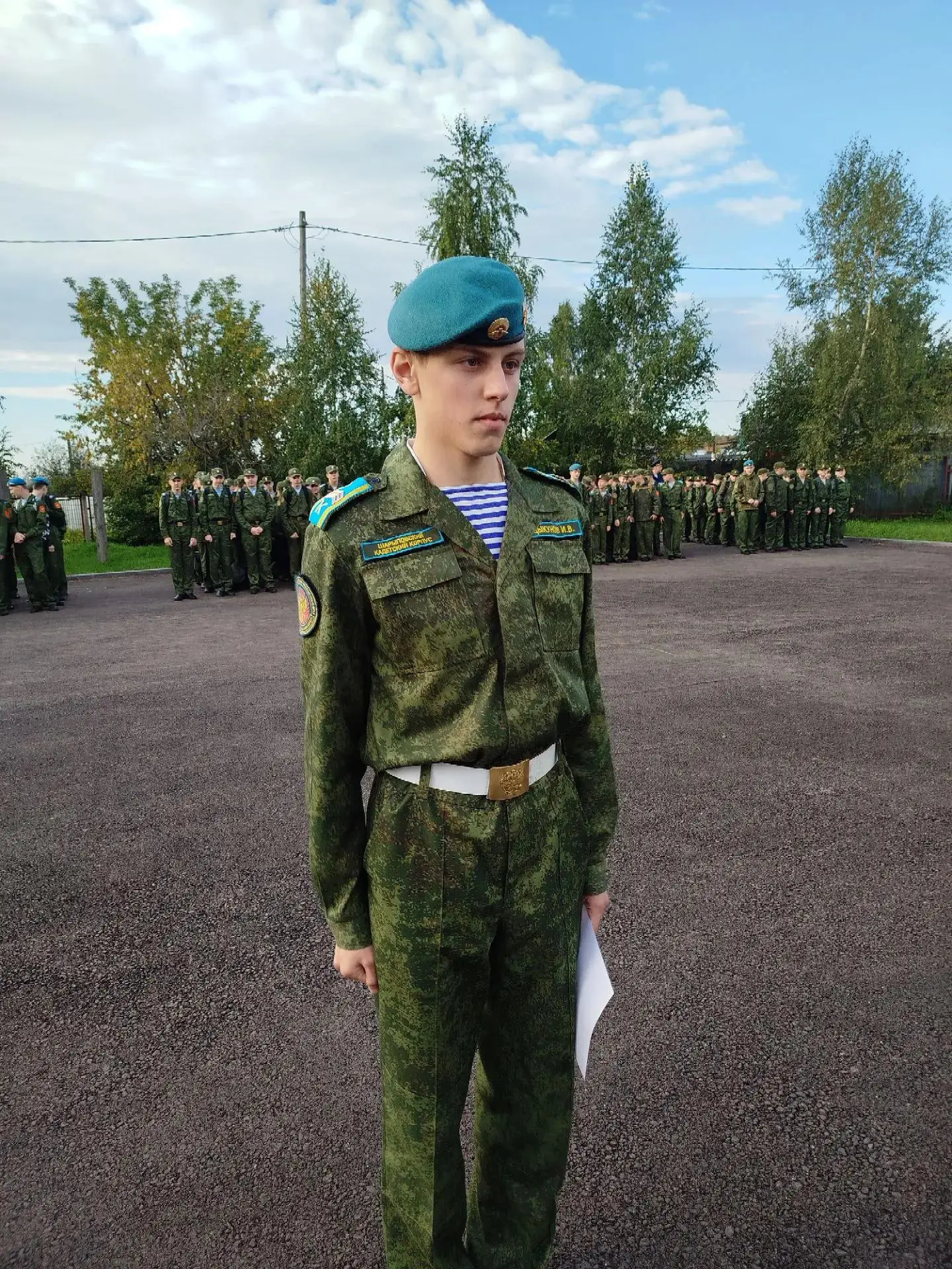 Сегодня на утреннем построении старший воспитатель наградил лучших кадет во взводах по ...
