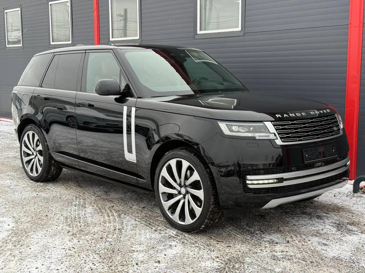 Land Rover Range Rover АТ Autobiography 3.0 2025 (черный на бежевом)