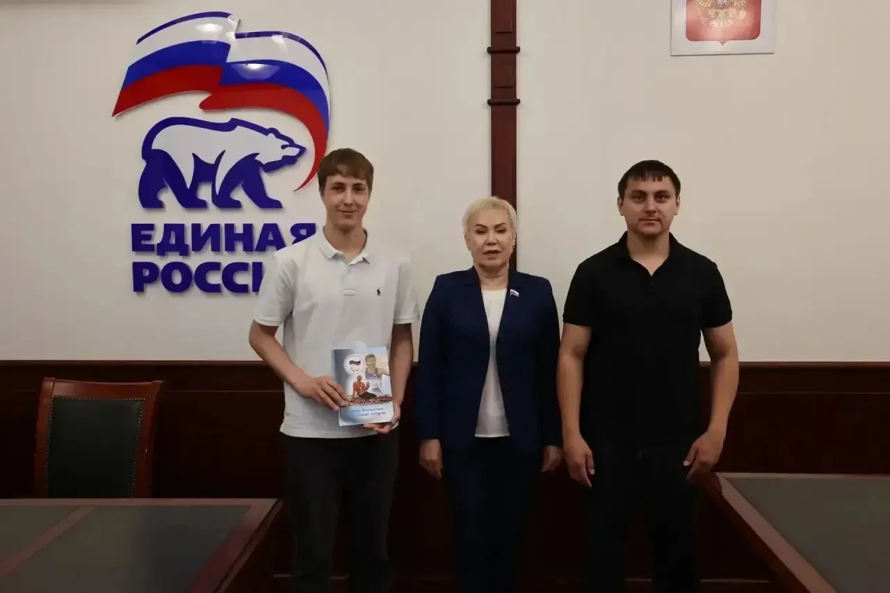 Краснов Артём, уже ученик 9А класса, встретился с Римой Баталовой, выдающейся спортсменкой, депутато