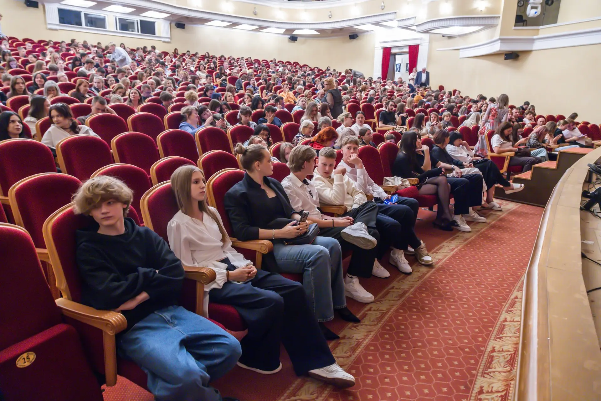 🍁 ДЕНЬ ЗНАНИЙ, ПРЕМЬЕРА И ДЕБЮТ