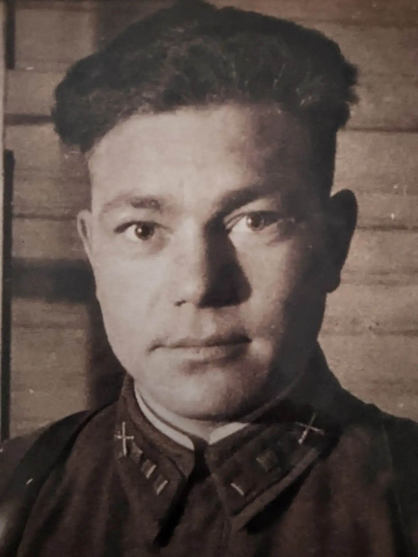 Поздняков Алексей Иванович (27.03.2021-1968) 
Прадедушка Насекиной Дарьи (5В класс)
Воинские звания: