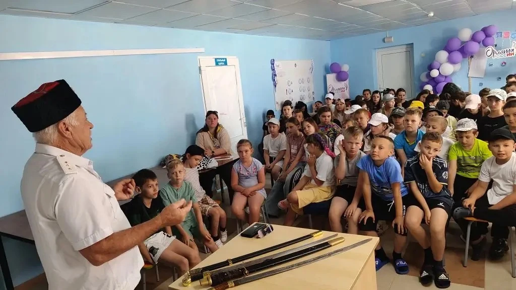 У наших ребят проходит встреча с исполняющим обязанности начальника штаба Ачуевского хуторского каза