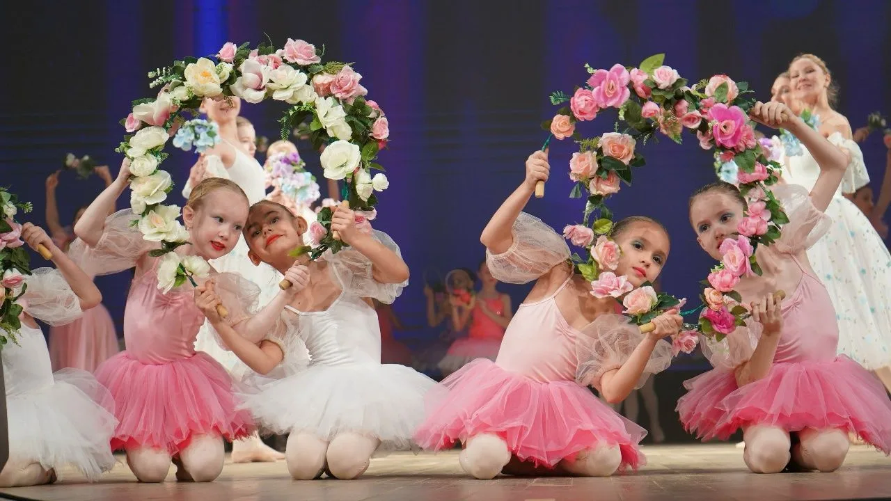 🩰 Продолжается набор в балетную студию «Грация»!