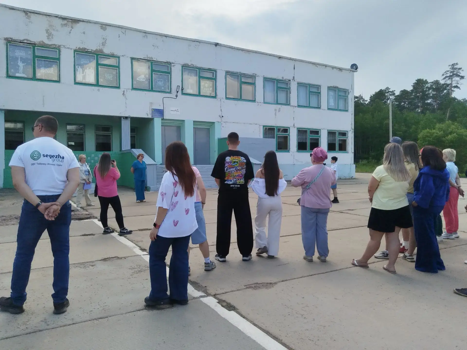 28 июня наша школа распахнула свои двери для делегации активистов из поселка Новая Игирма. Визит сос