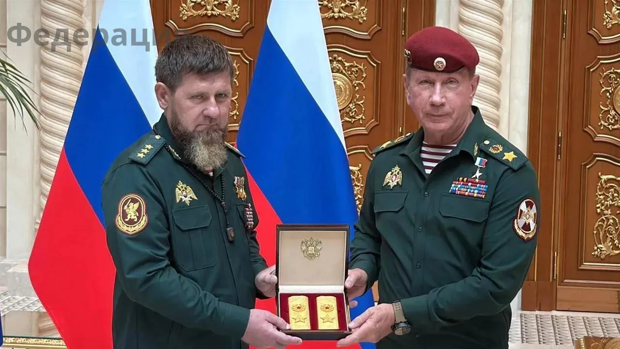 Рамзану Кадырову присвоено звание генерала армии. Ему также вручили краповый берет, это...