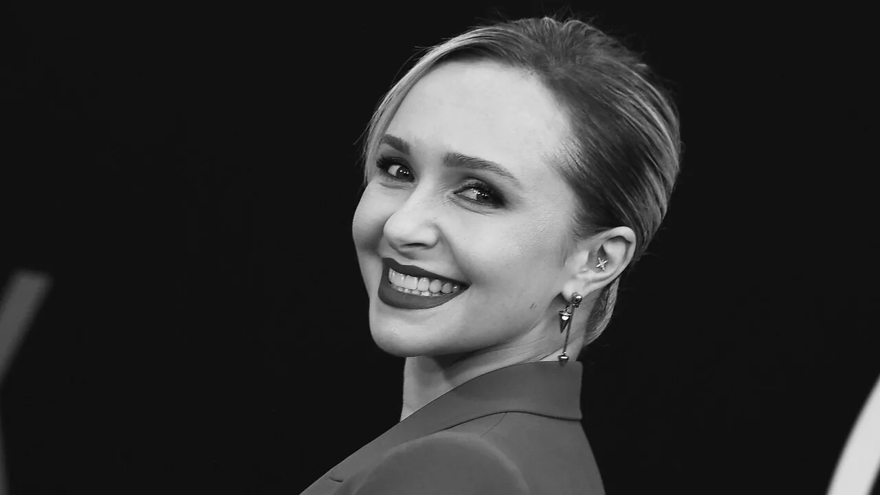В 36 лет ушла из жизни актриса Хейден Панеттьери. Через пять дней ей исполнилось бы 37....