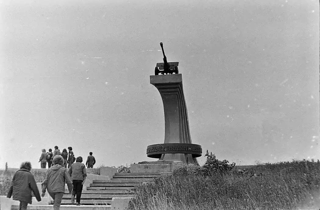 Сегодня для островной области, как и для всей страны, важный праздник - День Победы над...