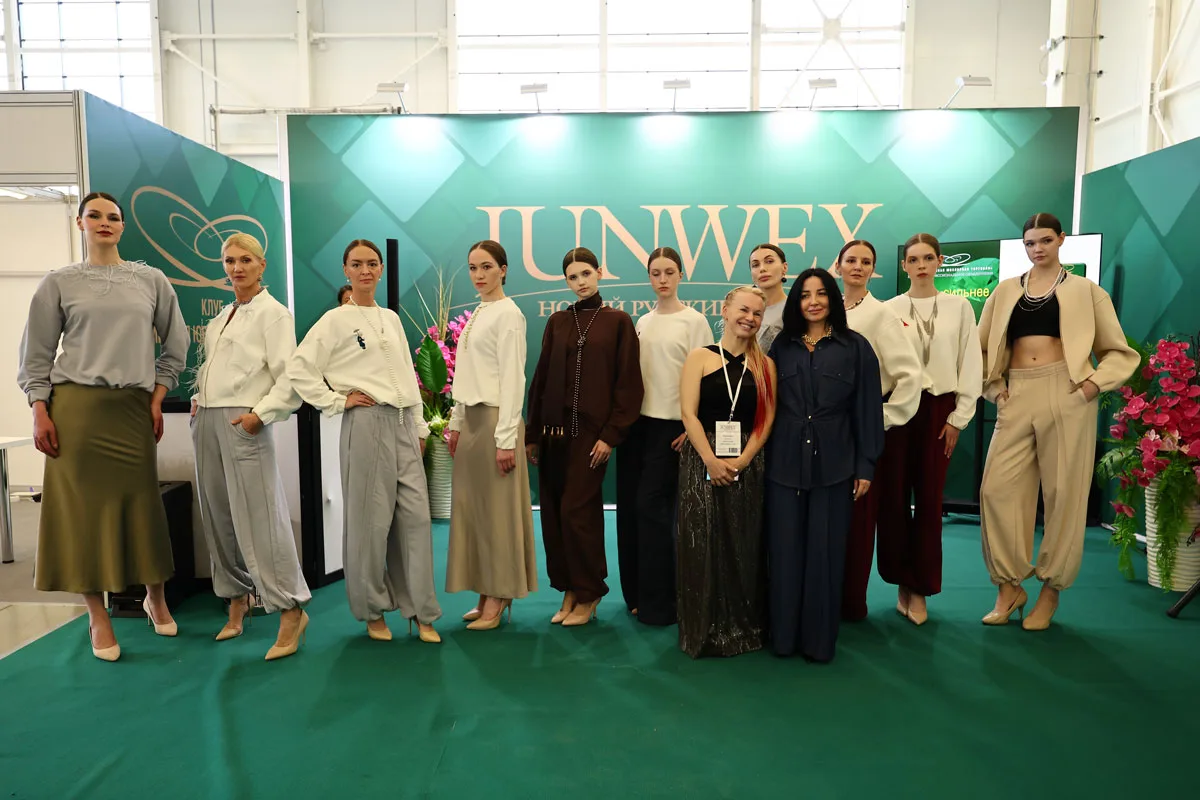 Вечер на JUNWEX завершился модным показом — и это был настоящий fashion-микс ✨