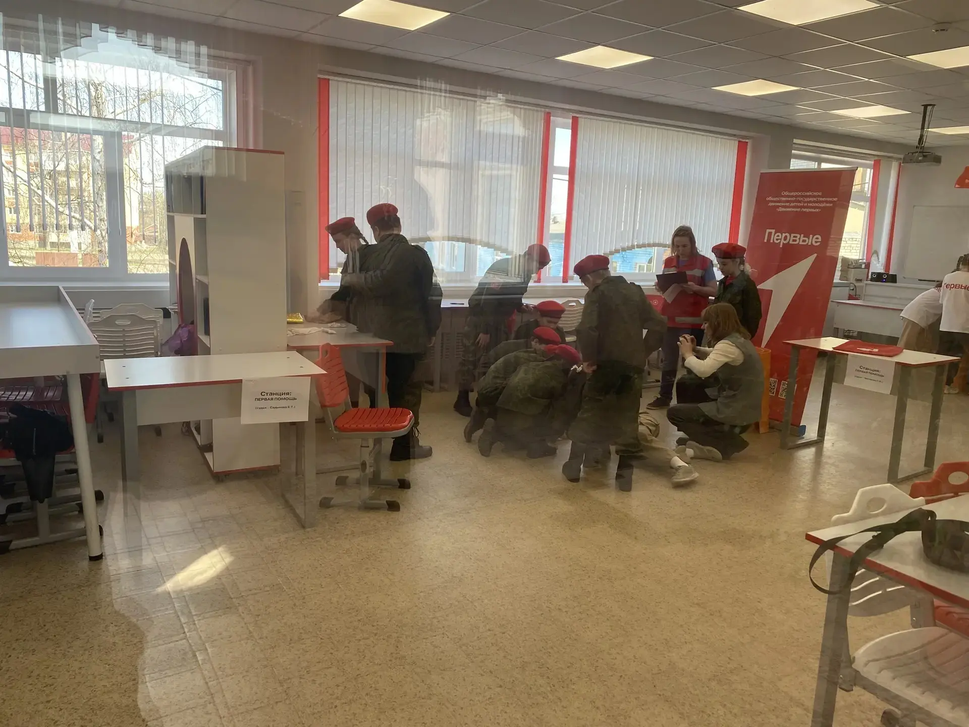 Сегодня наши самые юные члены отряда «Патриот» п. Ярославка открыли проведение Всероссийской военно-