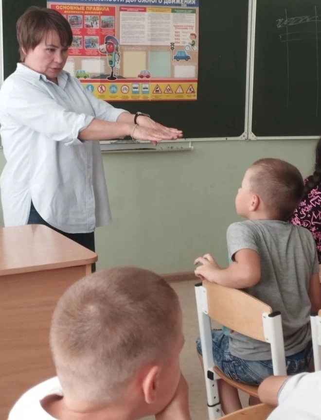 🌞 Утренняя зарядка привычно начала день в пришкольном лагере "Солнышко"
🚉 "Безопасность возле доро