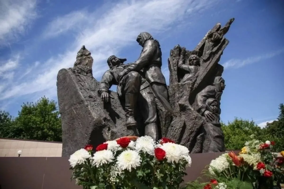 Она спасла лётчика ценой жизни своей и своих детей