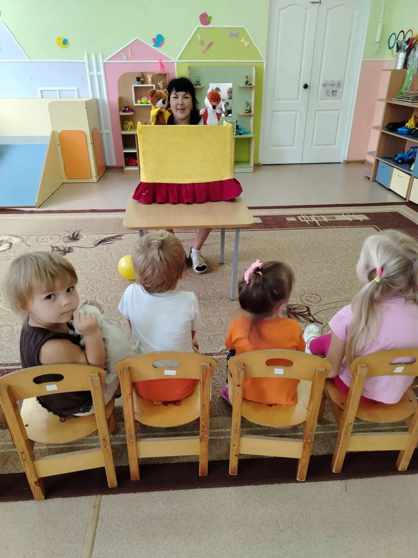 ✨ Ребята из группы "Подснежник" посмотрели настольный театр! 😊