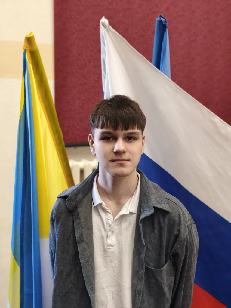 🤩Наши ученики!✨   Назаров Данил, ученик 11 а класса представил свою работу по информатике  на регион
