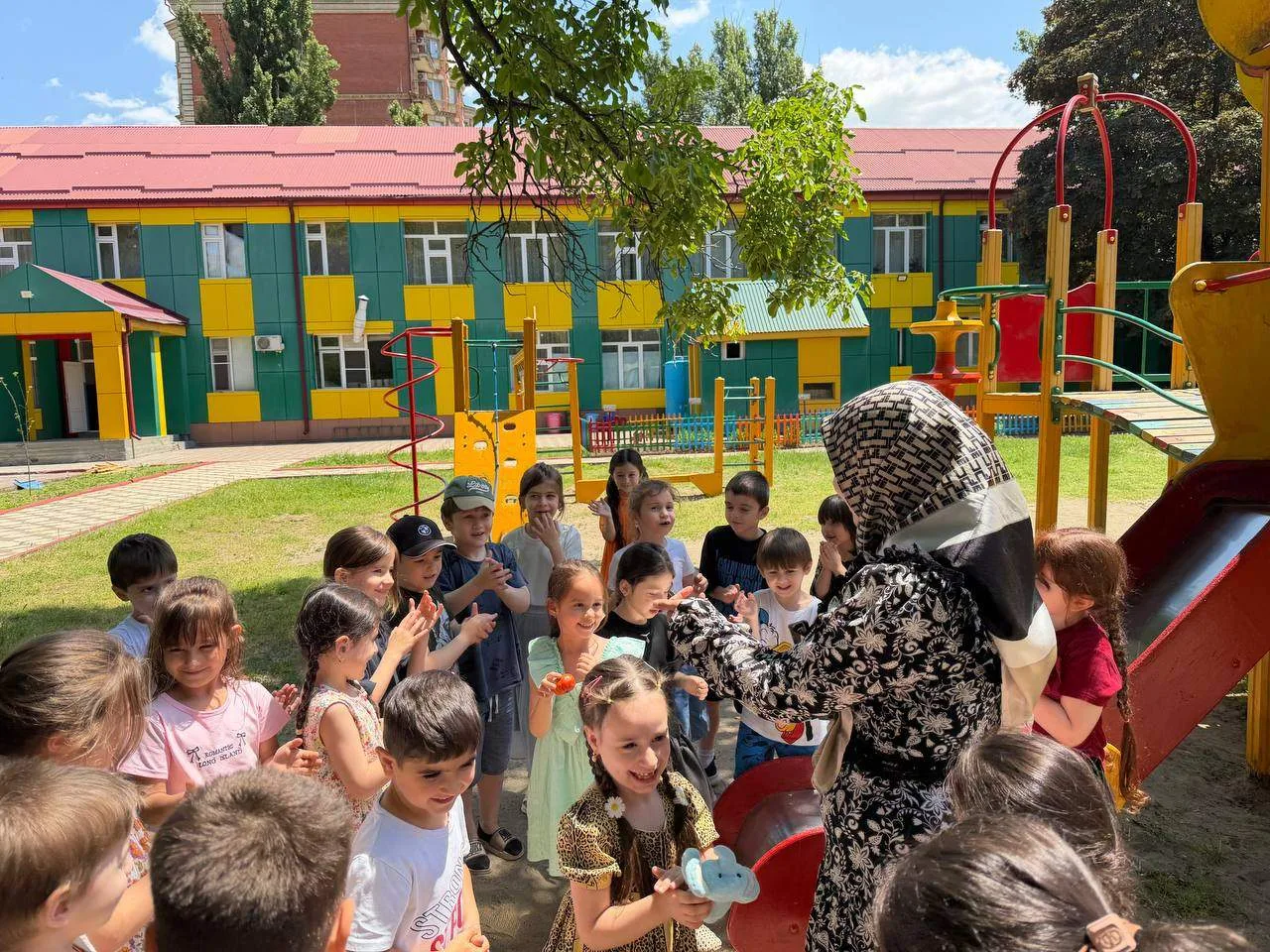 05.06.2026г. Работники МБУК «Городской Дом культуры» провели с воспитанниками детского сада развлека