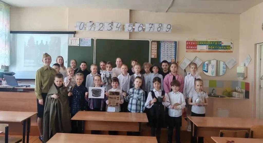В преддверии Великого праздника - Дня победы учеников 1 "Б", 1 "Е" и 1 "Г" посетил сотрудник Национа