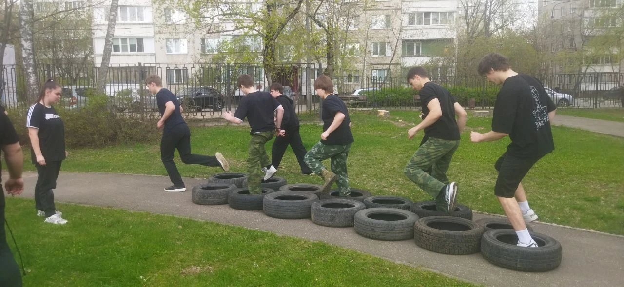 Сегодня 4 мая 2026 года на базе МБОУ школа 13 с УИОП прошёл первый день Всероссийской военно-патриот