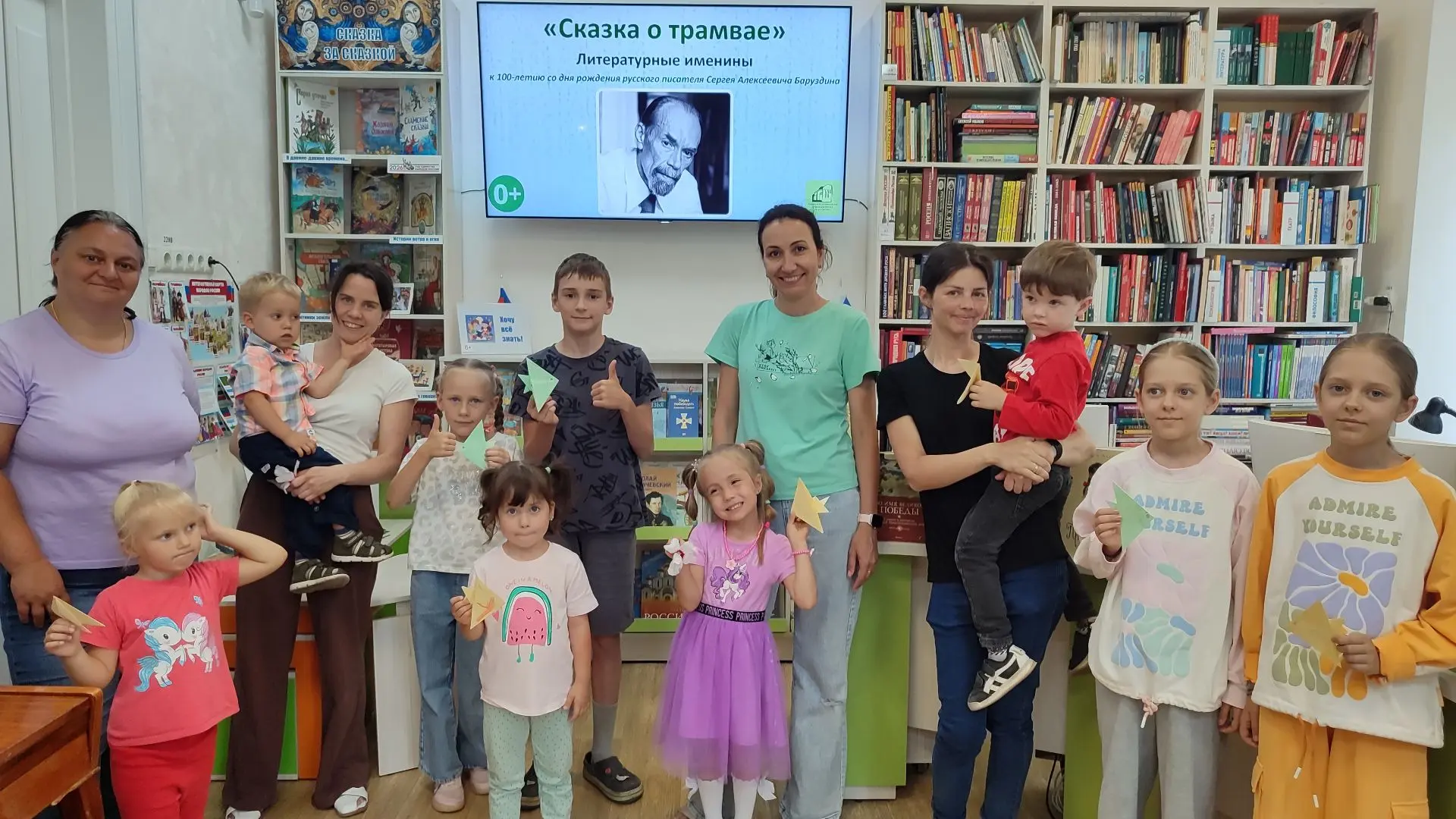 Знаменитый детский писатель Сергей Баруздин в юности приписал себе два лишних года, чтобы уйти на фр