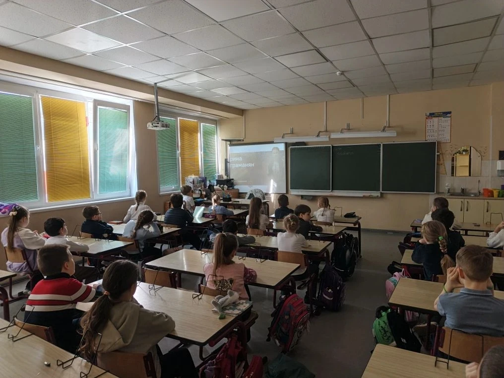 🎭 В понедельник на первом уроке в Видновской гимназии прошло традиционное занятие #разговорыоважном.