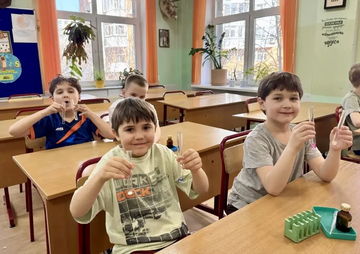 Каникулы — время для веселья 🔥  😎 Наши ребята из начальной школы проводят невероятно яркие и увлекат