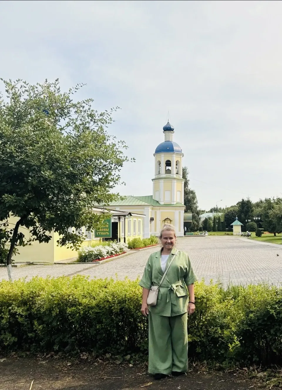 Мой район - Ясенево

Все знают, что пешие прогулки благотворно влияют на организм, особенно если это